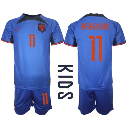 Fotballdrakt Barn Nederland Steven Berghuis #11 Bortedraktsett VM 2022 Kortermet (+ Korte bukser)